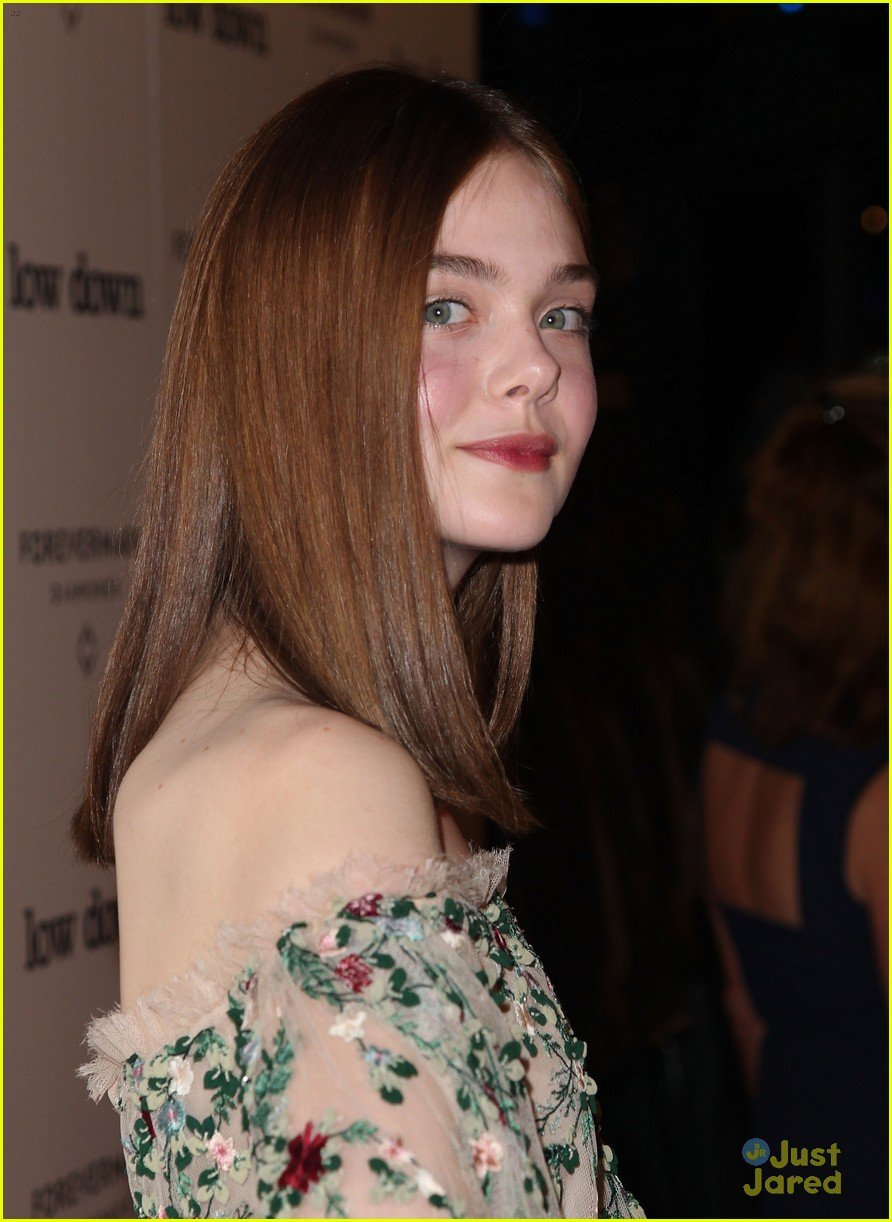Elle Fanning Is A Brunette Now But She Says Her Personality Is Blonde Photo 734118 Photo