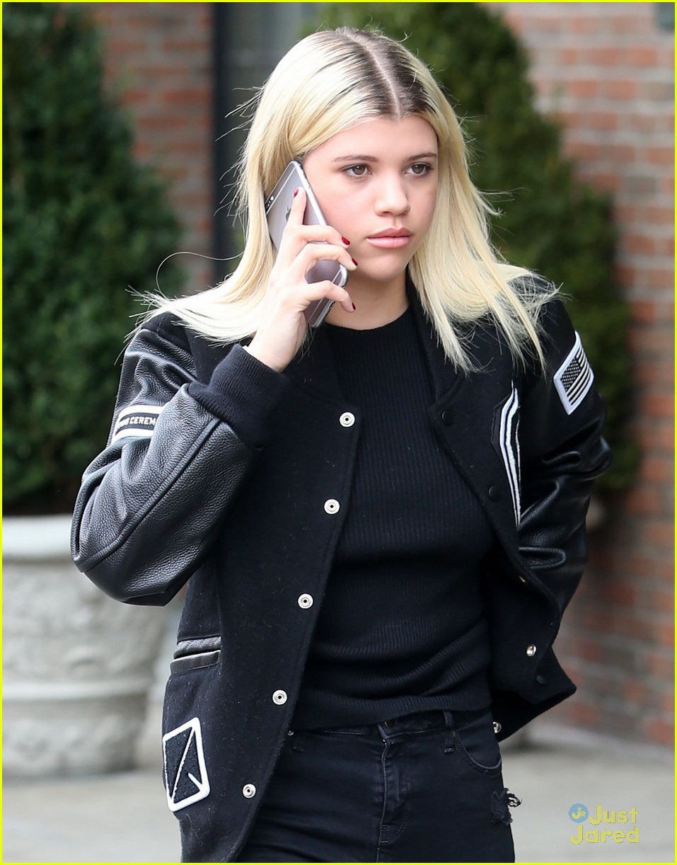 Sofia Richie Grabs Lunch At Gemma With Friends Photo 943016 Photo