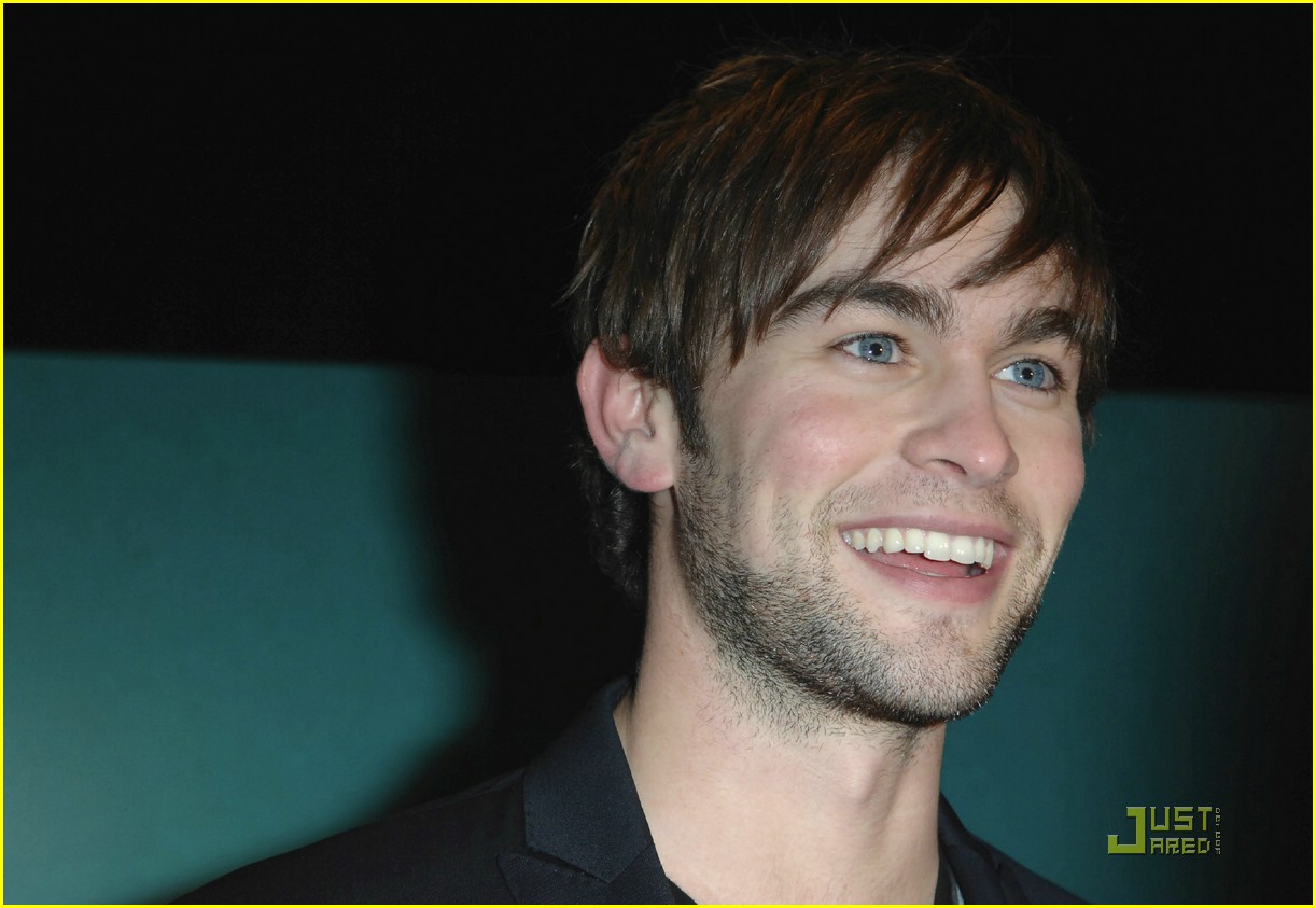 chace crawford oxford street lights 04
