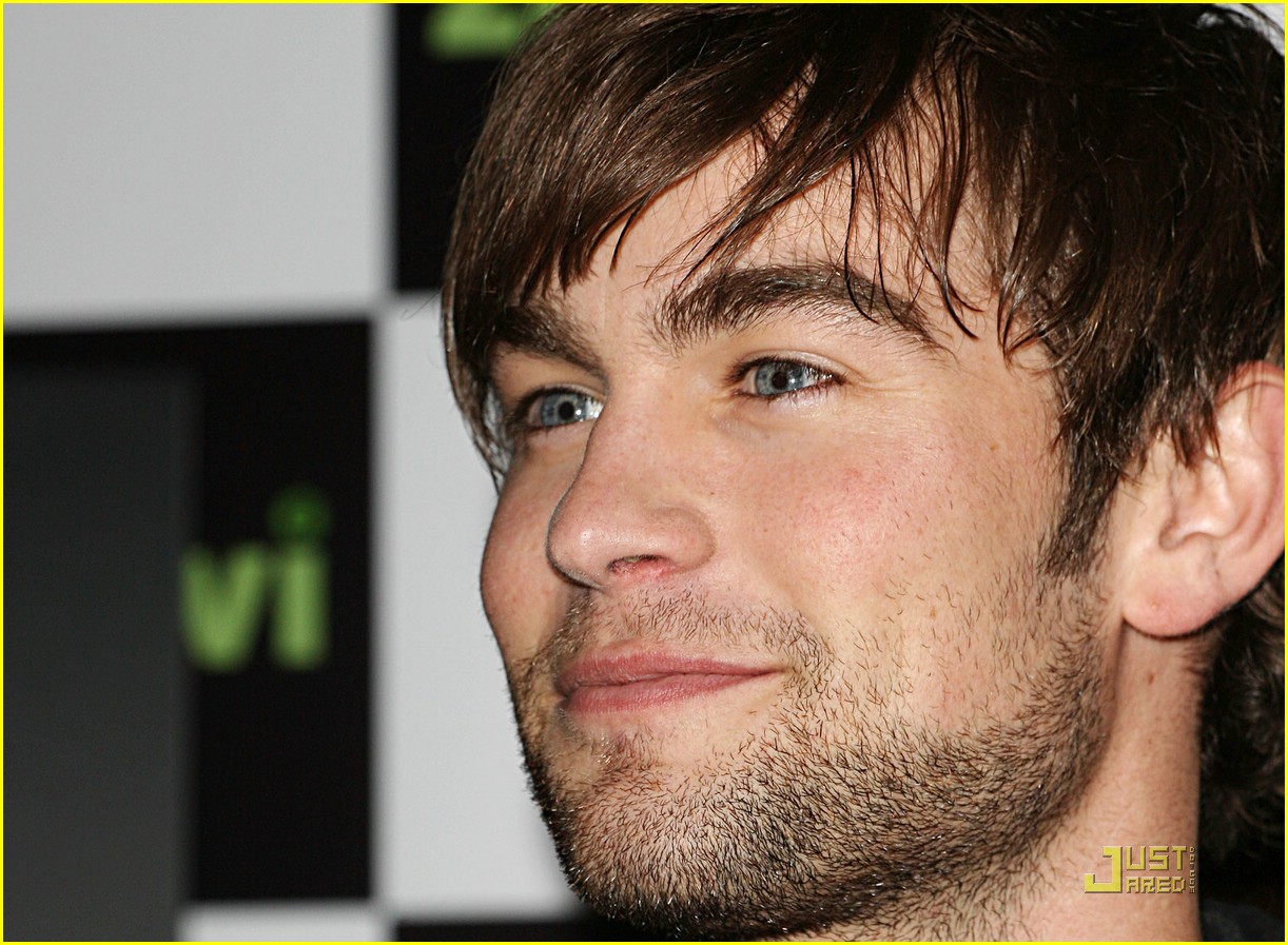 chace crawford oxford street lights 06