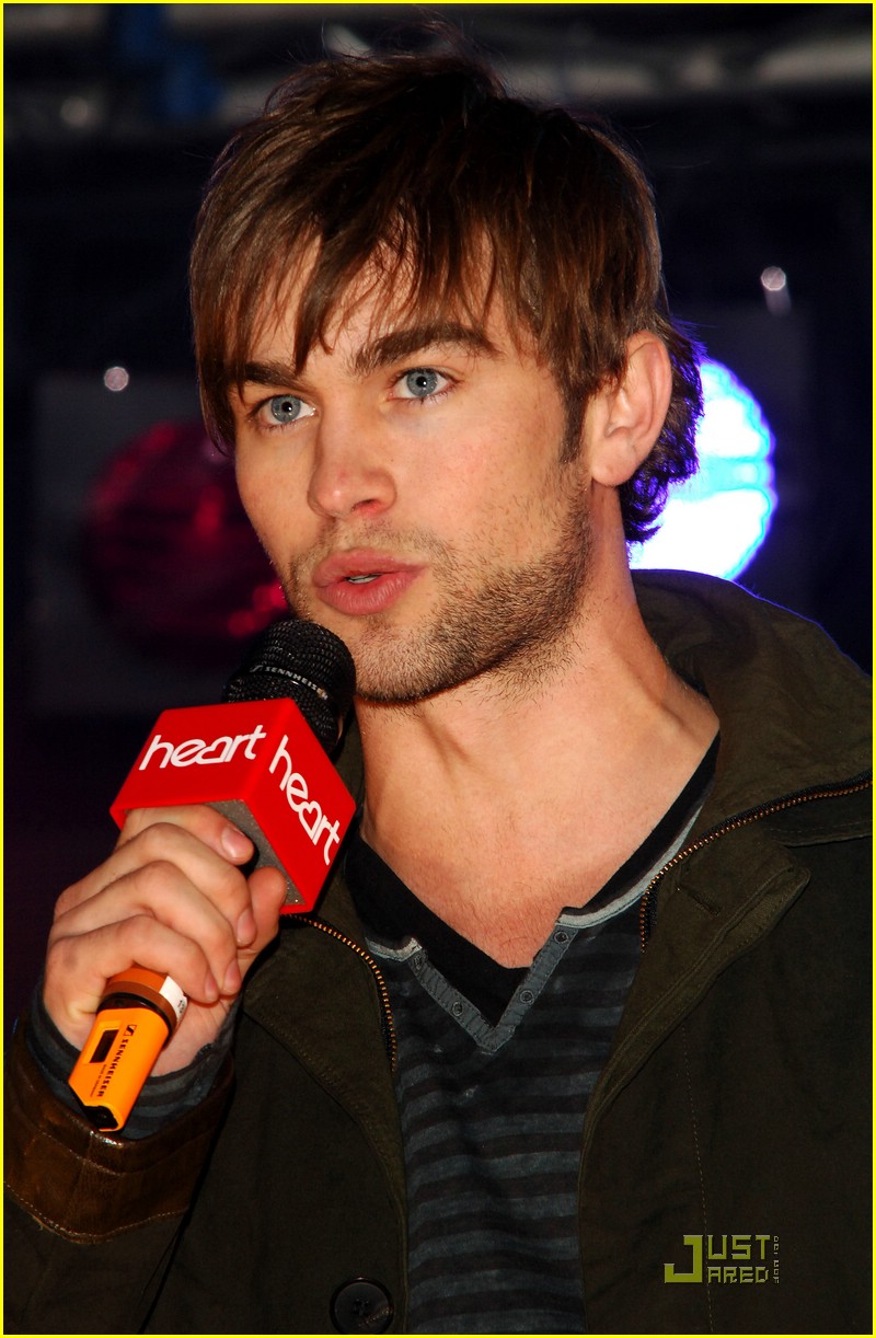 chace crawford oxford street lights 16