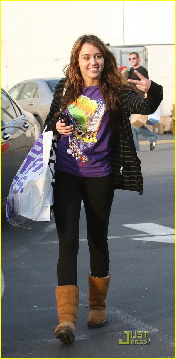 miley cyrus urban outfitter 04