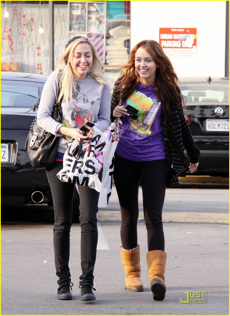 miley cyrus urban outfitter 14
