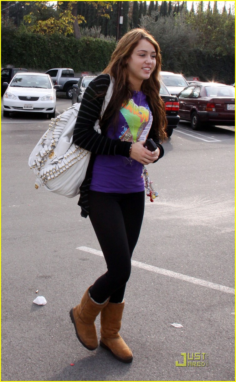 miley cyrus urban outfitter 19