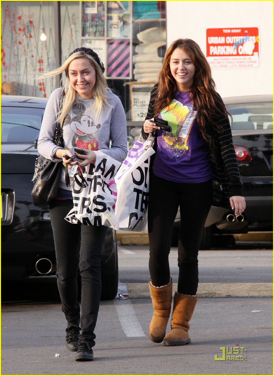 miley cyrus urban outfitter 20