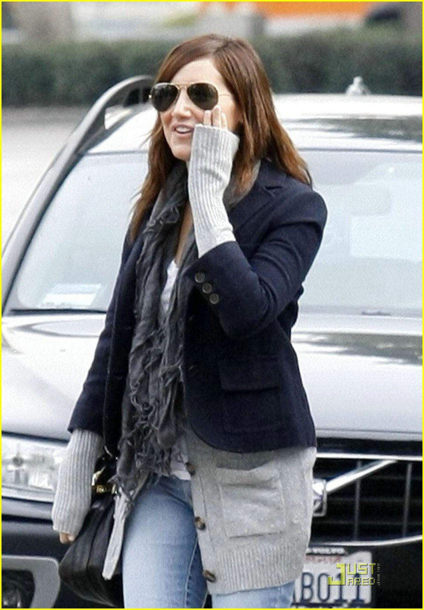 ashley tisdale lunch meeting 03