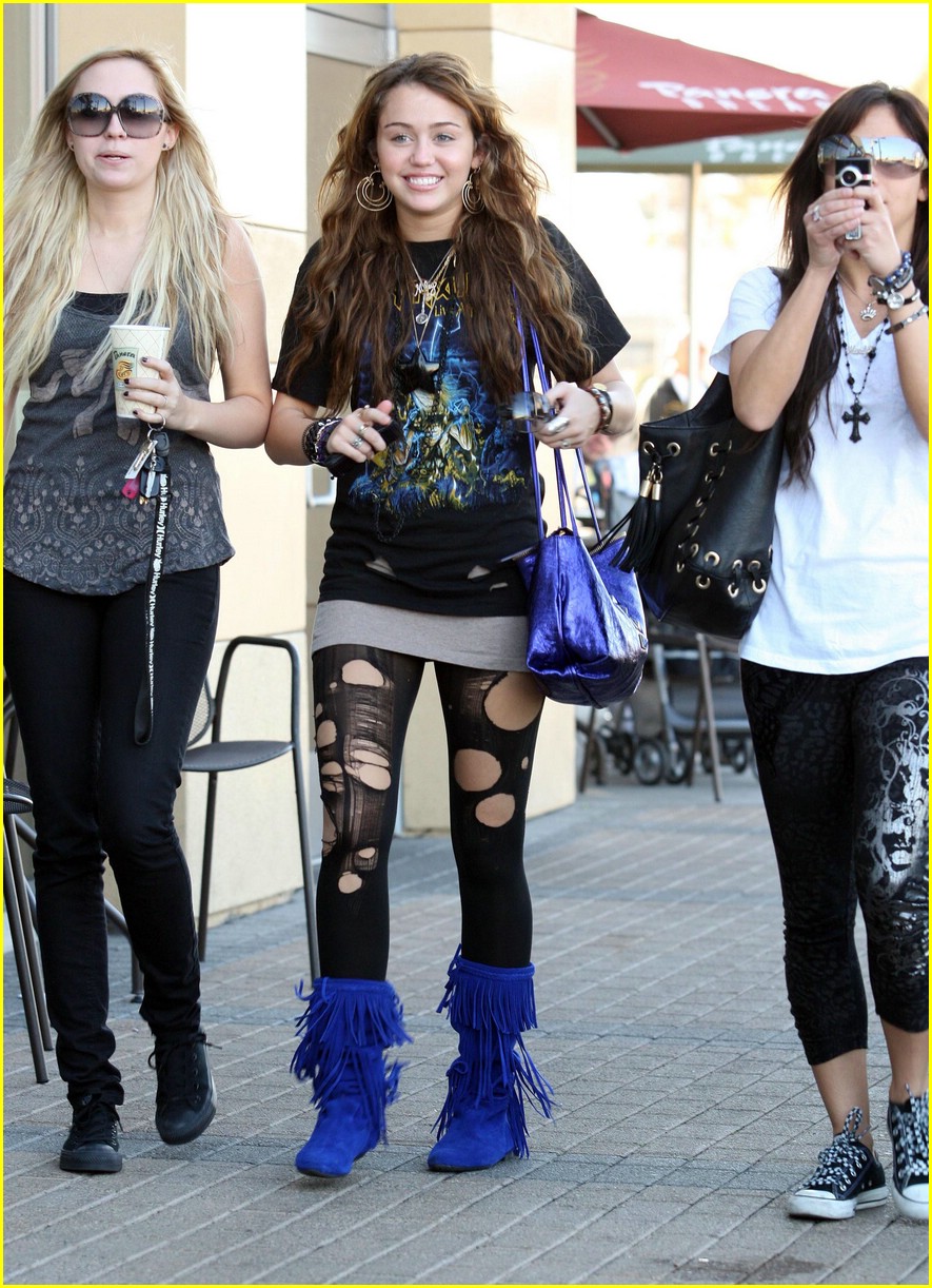 miley cyrus girls day out 02