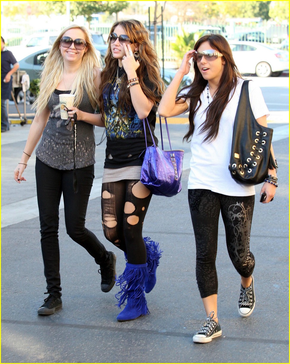 miley cyrus girls day out 05