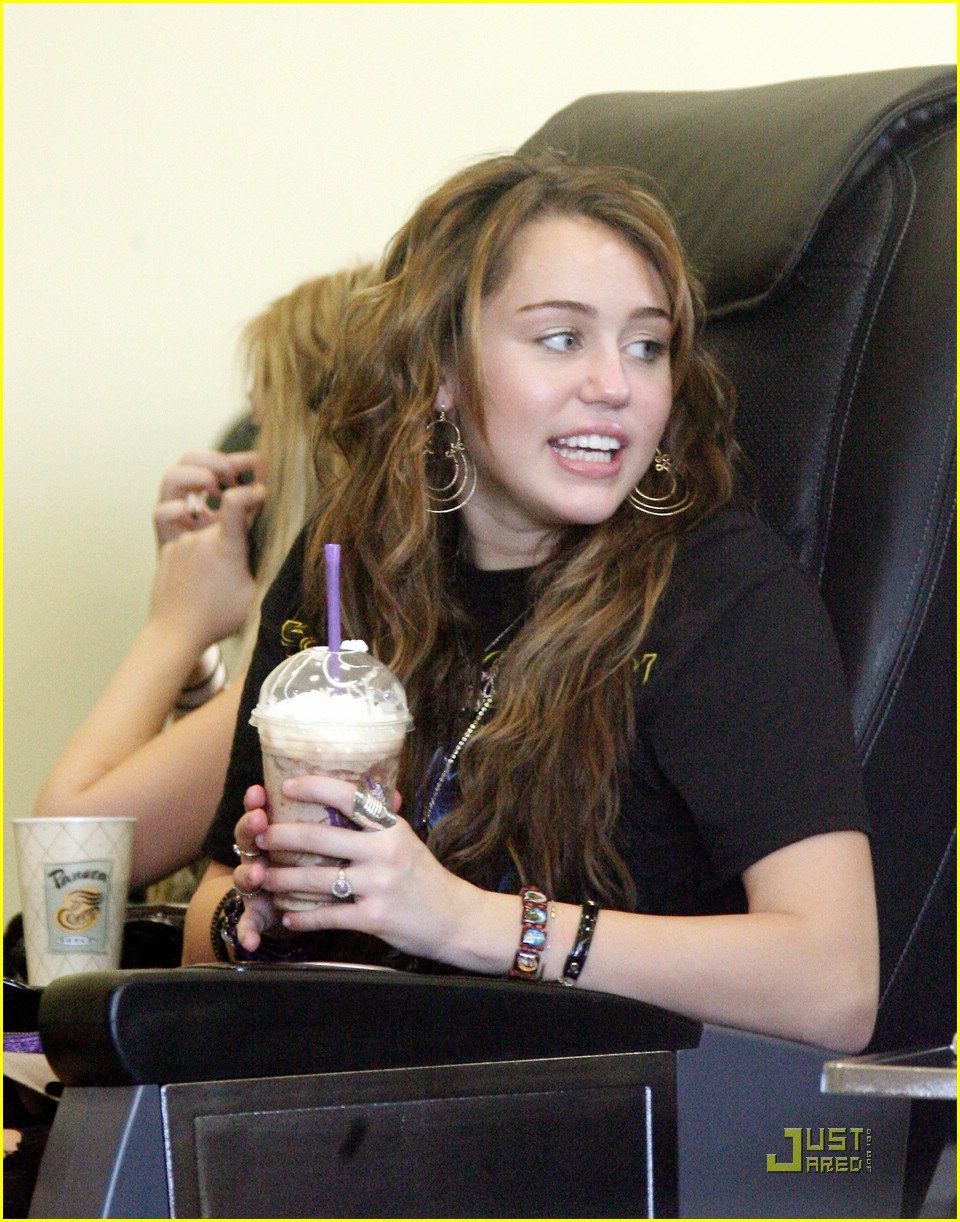 miley cyrus girls day out 16