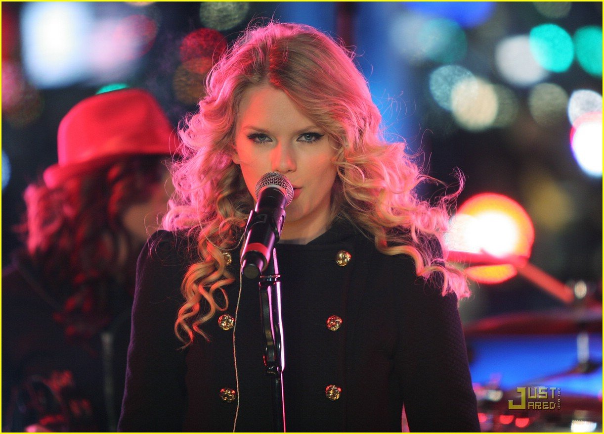 taylor swift new year eve 18