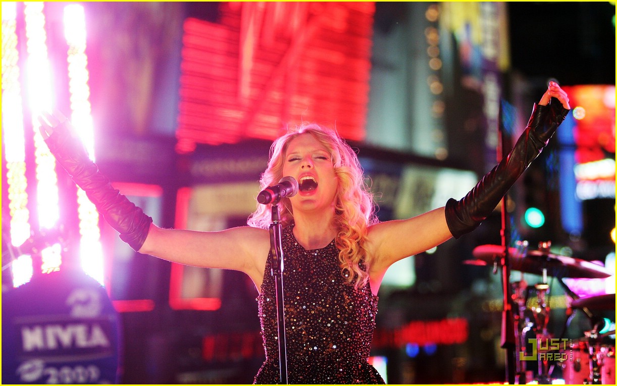 taylor swift new year eve 22