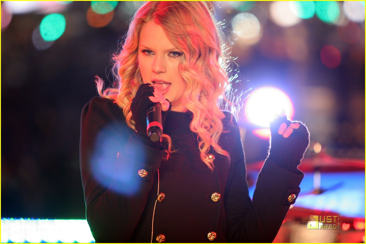 taylor swift new year eve 23