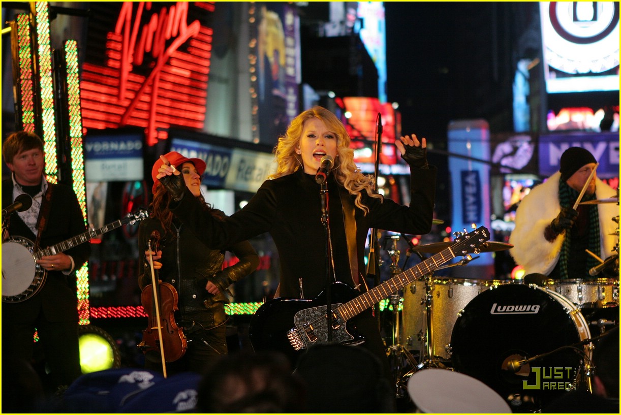 taylor swift new year eve 26