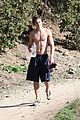 zac efron hollywood hills workout 01