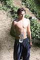 zac efron hollywood hills workout 02