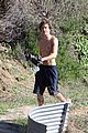 zac efron hollywood hills workout 07