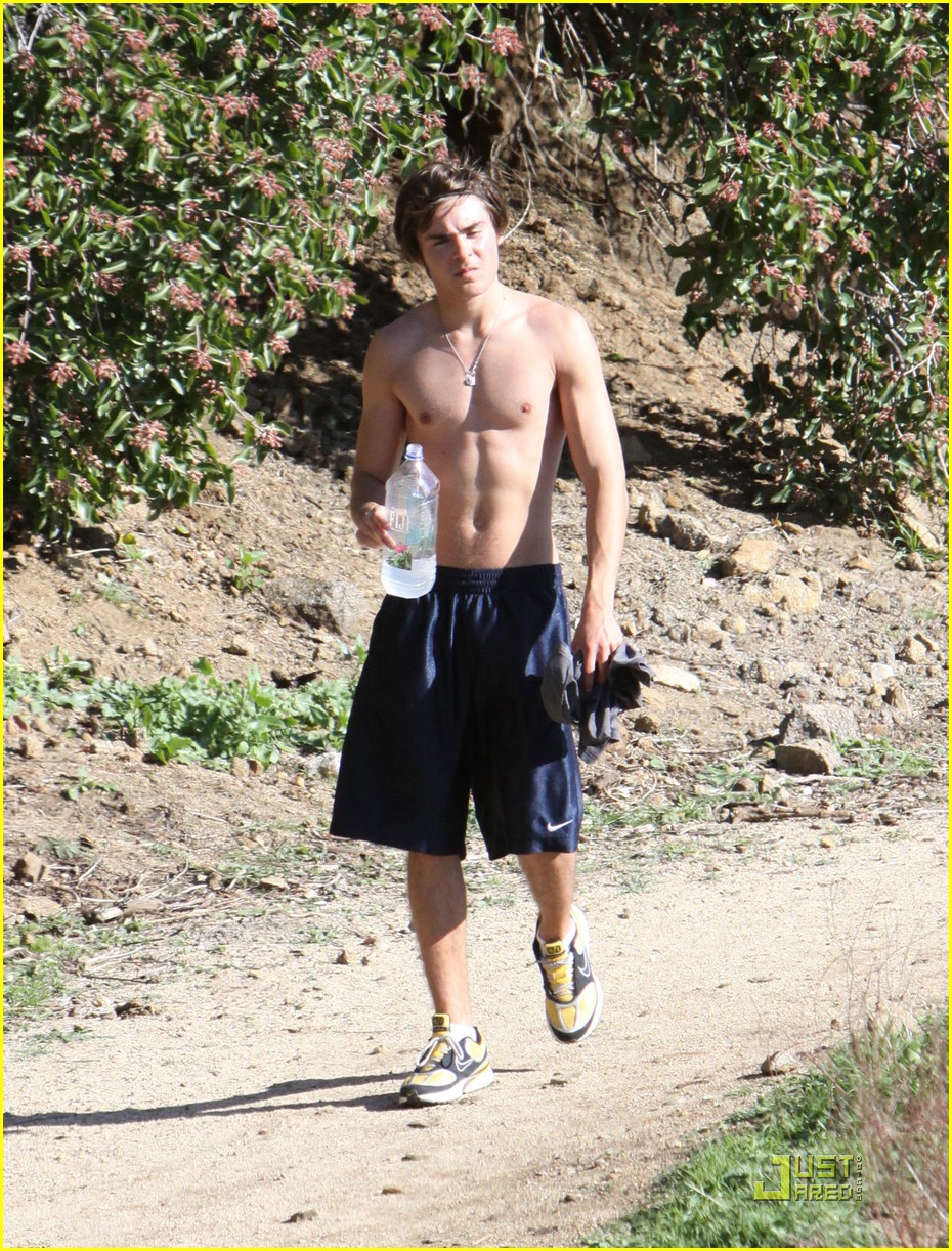 zac efron hollywood hills workout 01