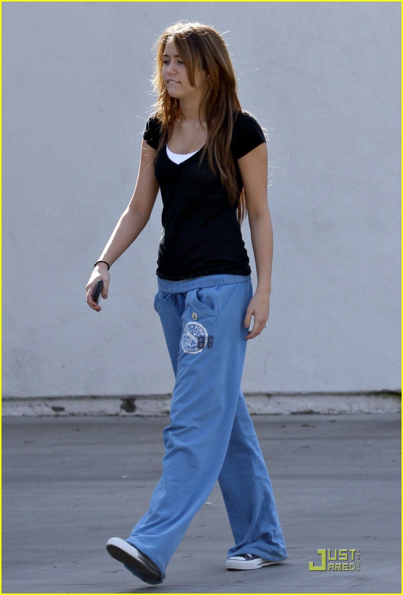 Miley Cyrus is a Sweats Sweetie: Photo 78701, Mandy Jiroux, Miley Cyrus  Pictures