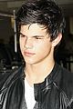 taylor lautner lax to vancouver 03