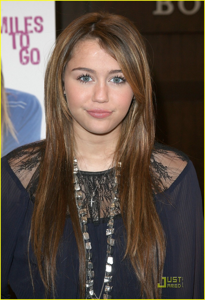 miley cyrus bn book signing 10