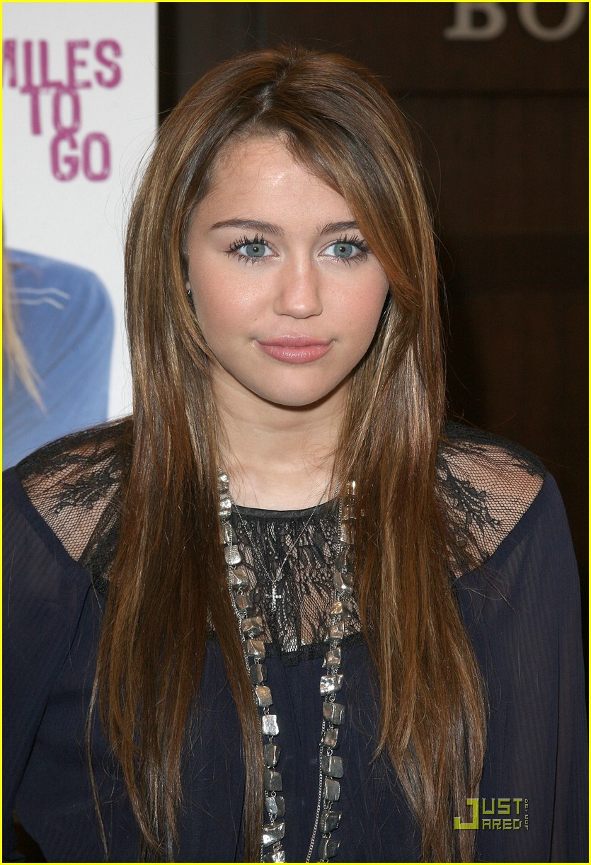miley cyrus bn book signing 14