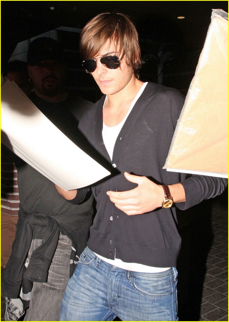 zac efron back in los angeles 07
