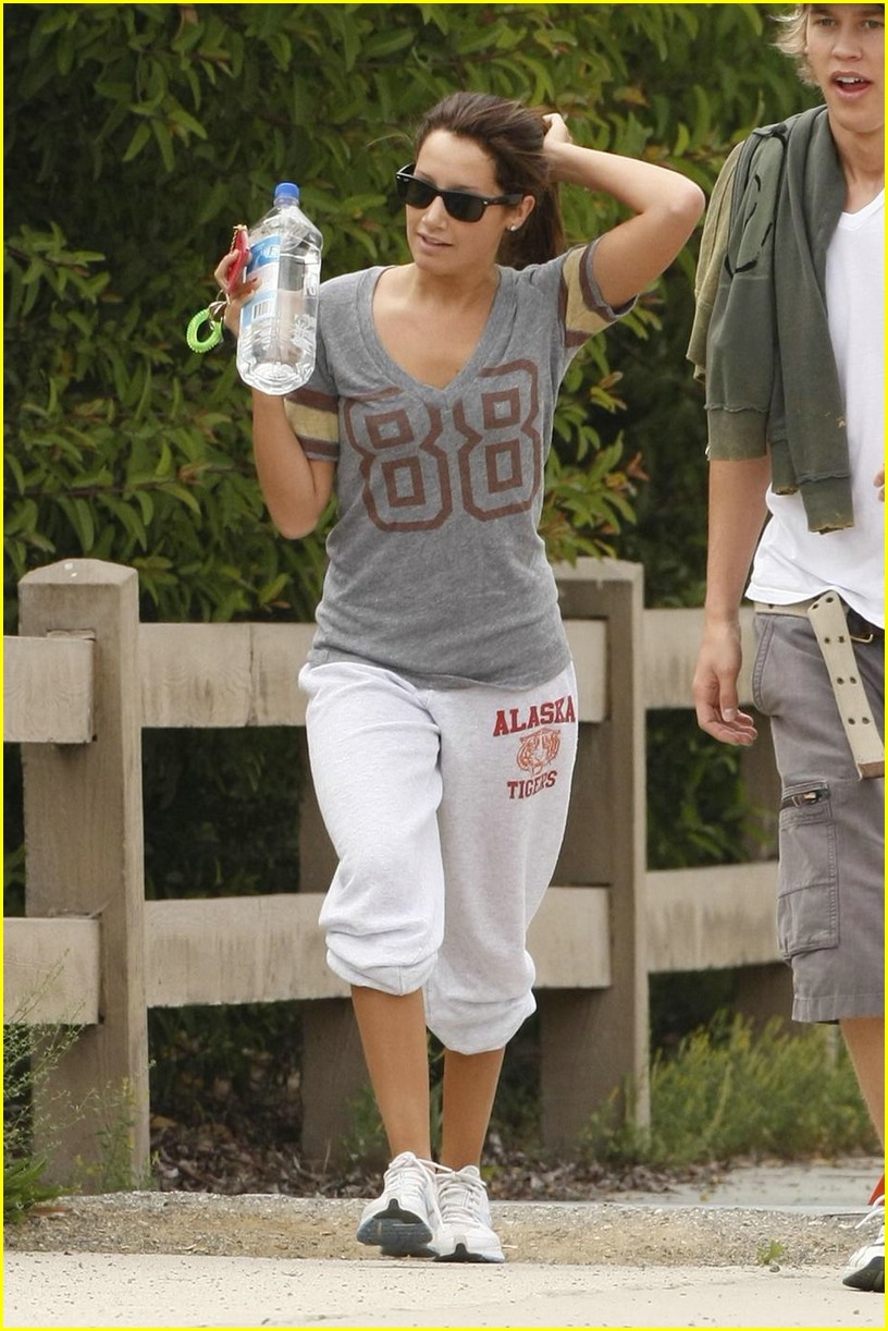 ashley tisdale workout weekend 09