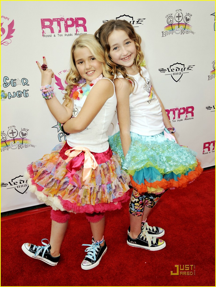 Noah Cyrus And Emily Grace Reaves Lollipop Ladies Photo 150851 Photo Gallery Just Jared Jr