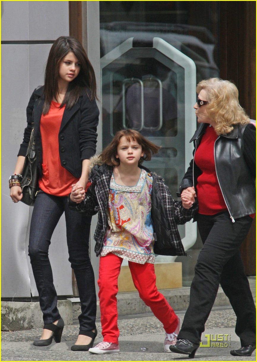 selena gomez joey king girls day out 03