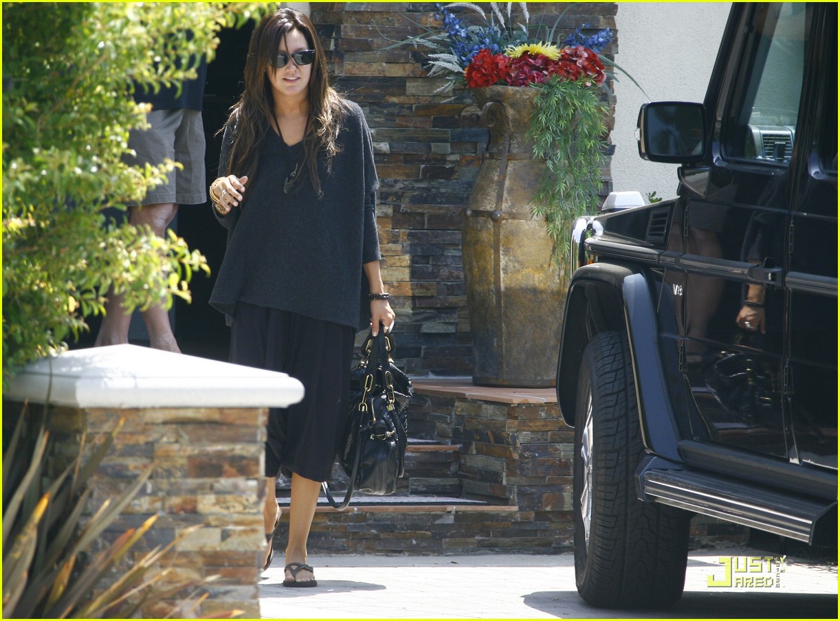 ashley tisdale mothers day 03