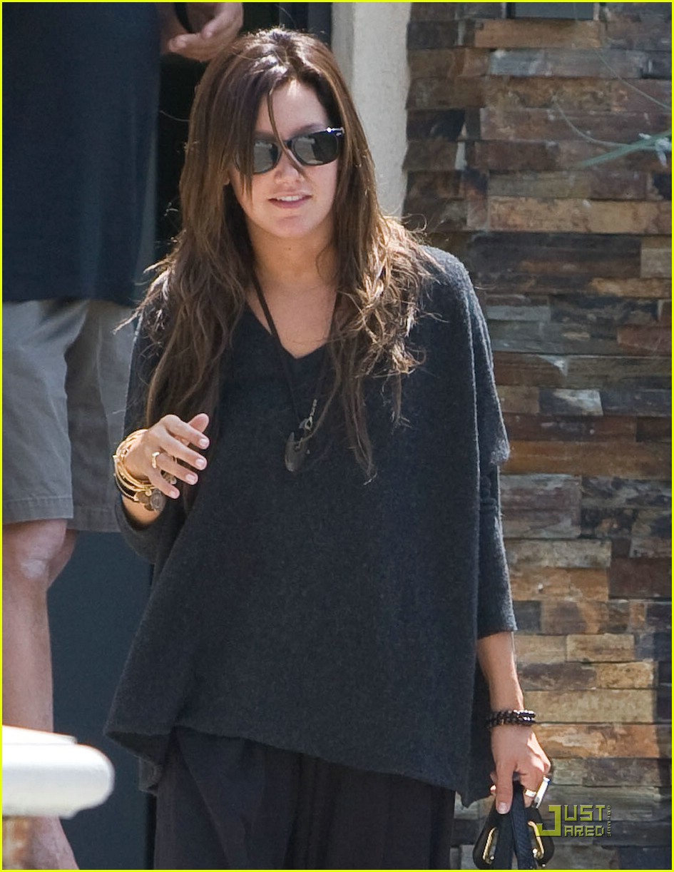 ashley tisdale mothers day 10