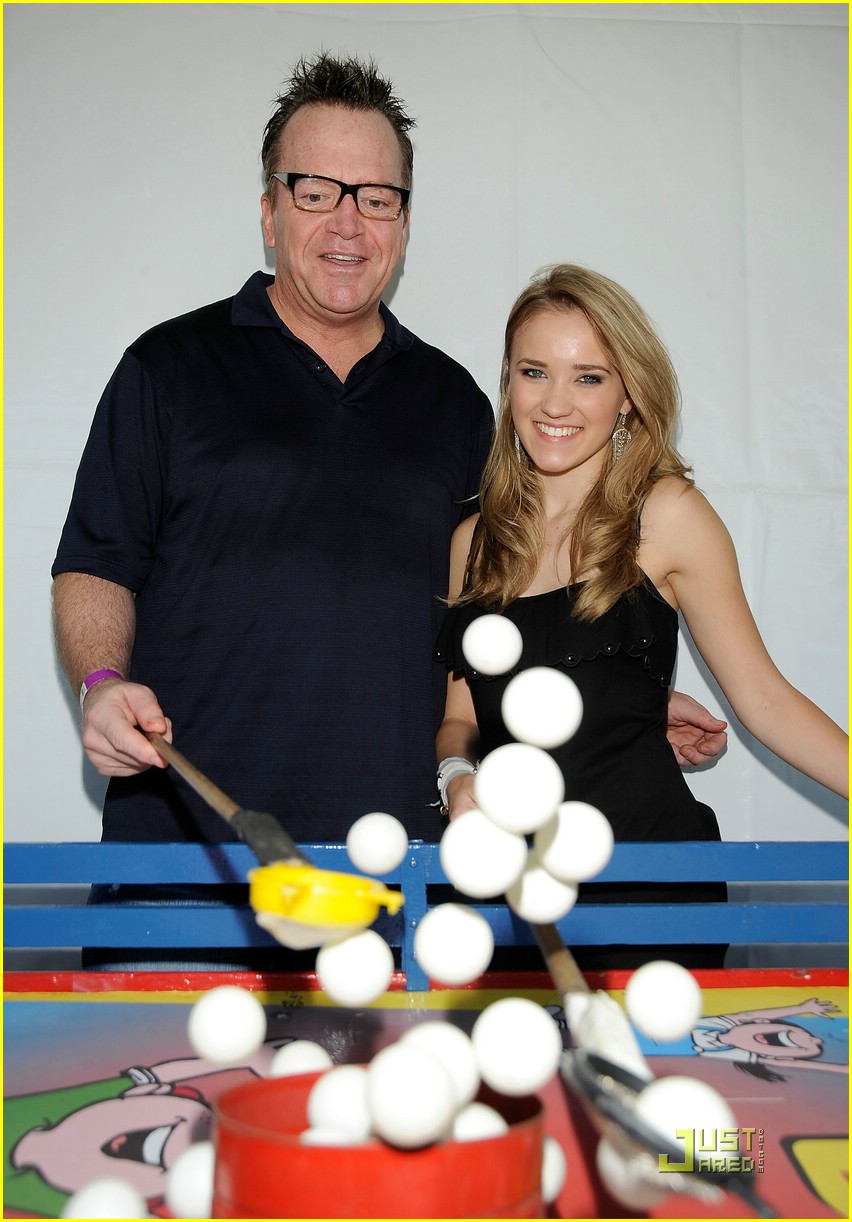 emily osment tom arnold heroes 03