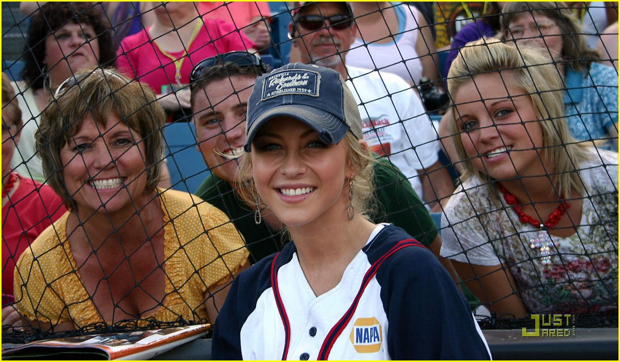 julianne hough catches charity 03