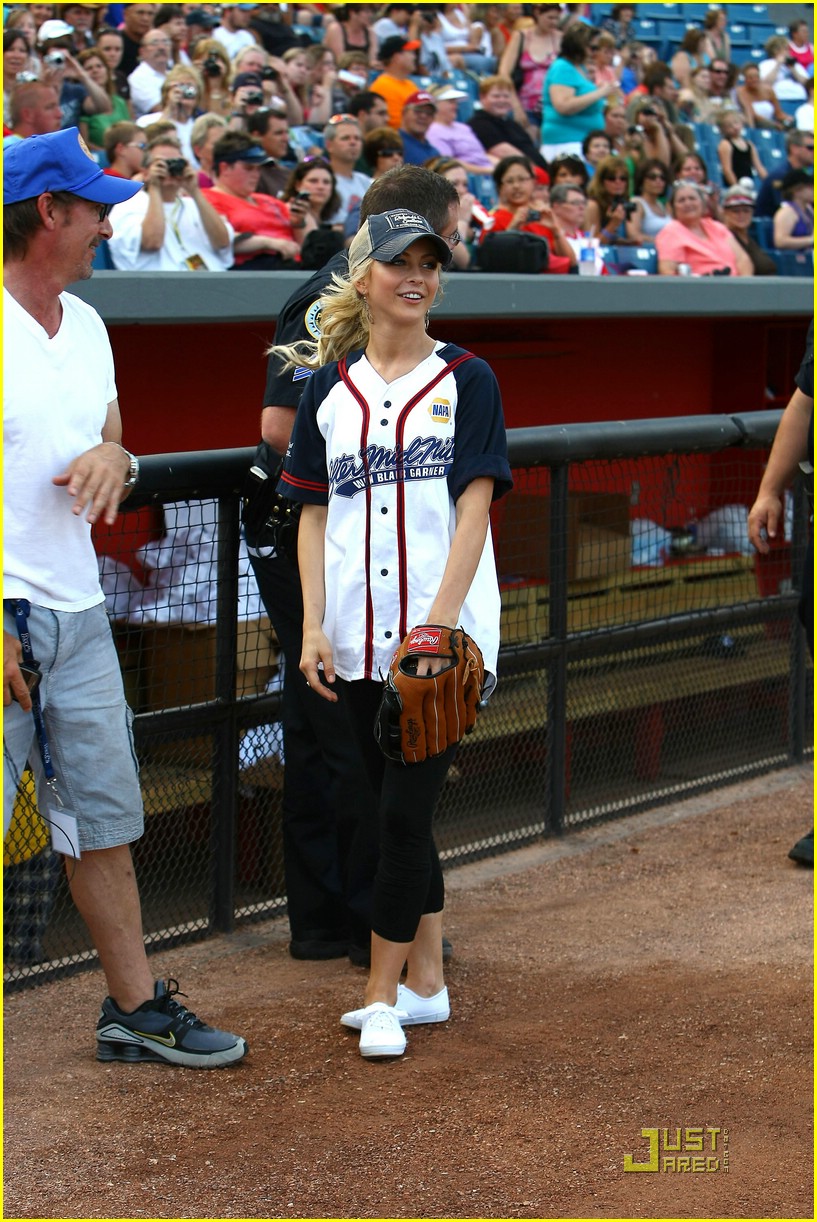 julianne hough catches charity 08