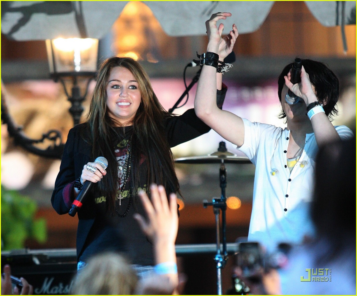 miley cyrus mitchel musso the grove 11