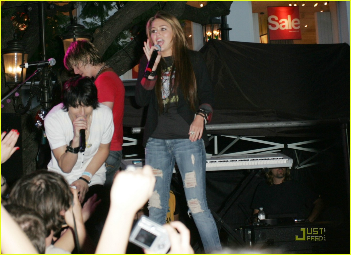 miley cyrus mitchel musso the grove 25