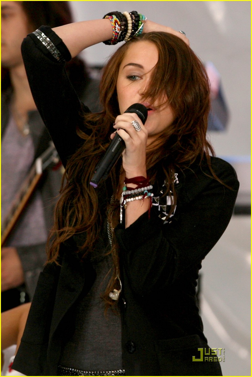 miley cyrus today show concert 21