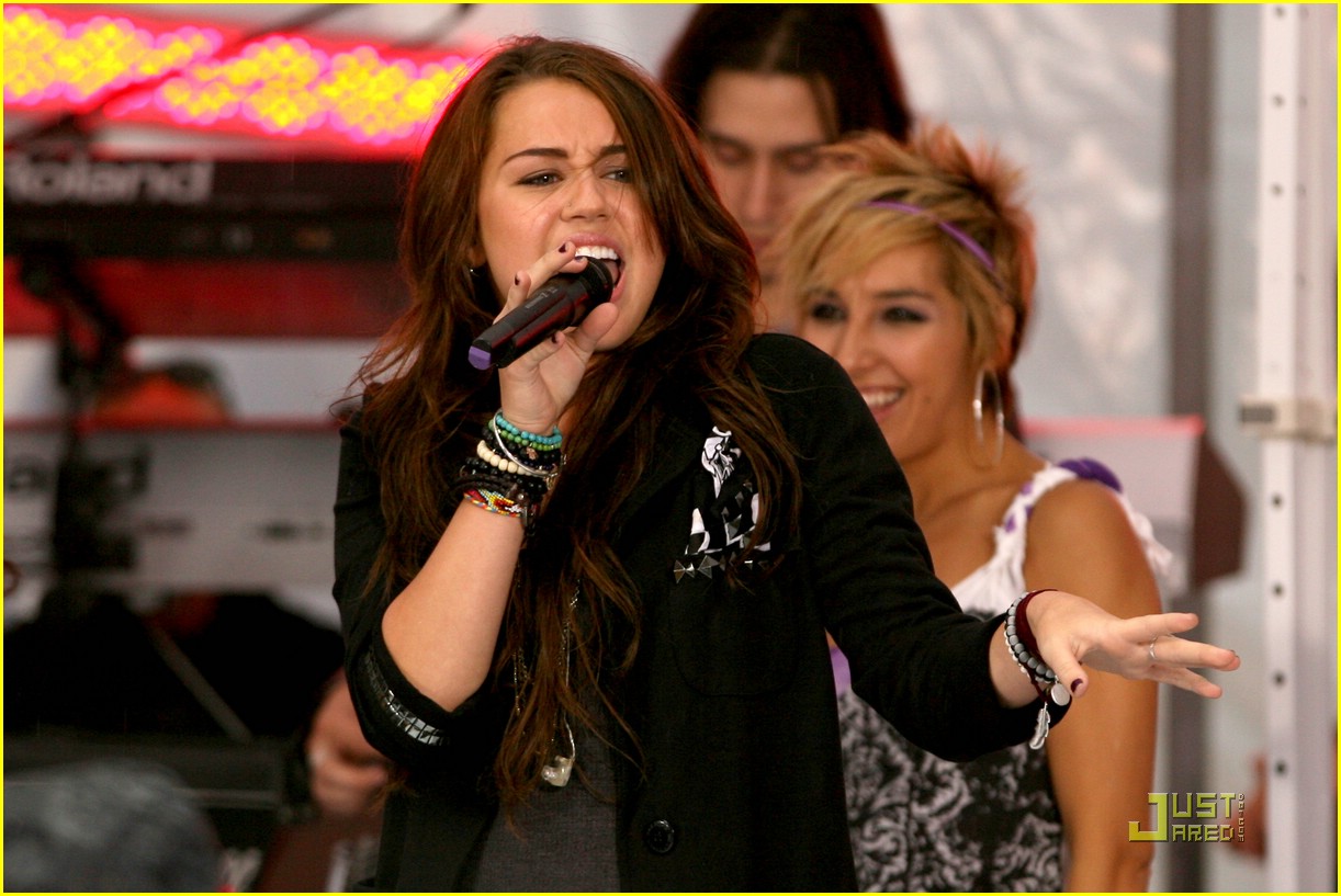 miley cyrus today show concert 23
