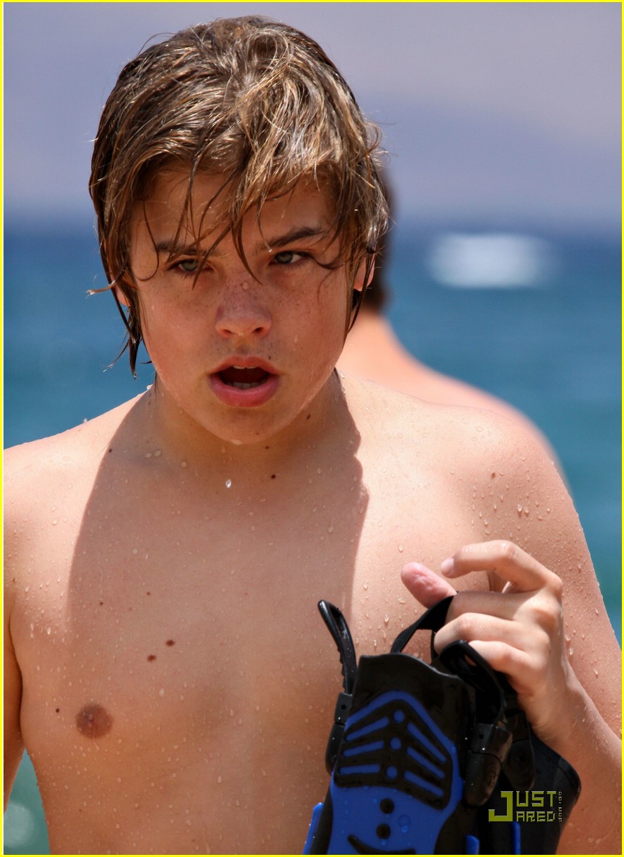 dylan cole sprouse snorkel hawaii 07