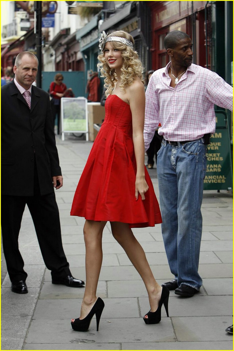 Taylor Swift is Coca-Cola Cute: Photo 264511, Taylor Swift Pictures