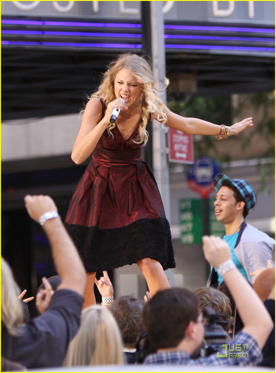 taylor swift taxi cab 09
