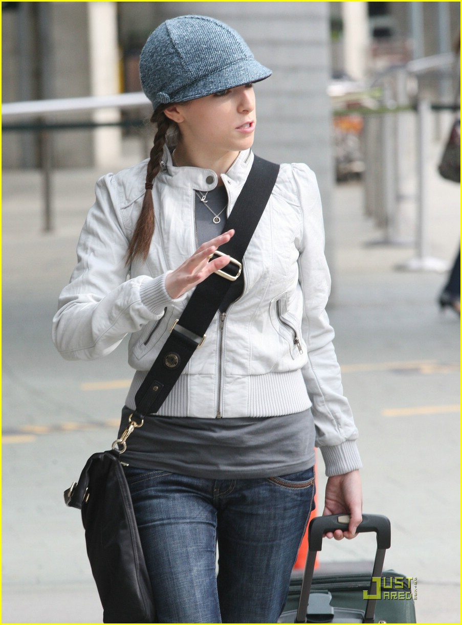 anna kendrick currency cute 01