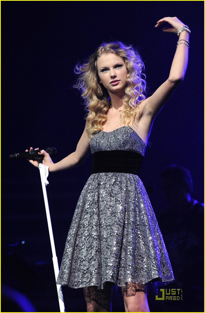taylor swift all for hall 19