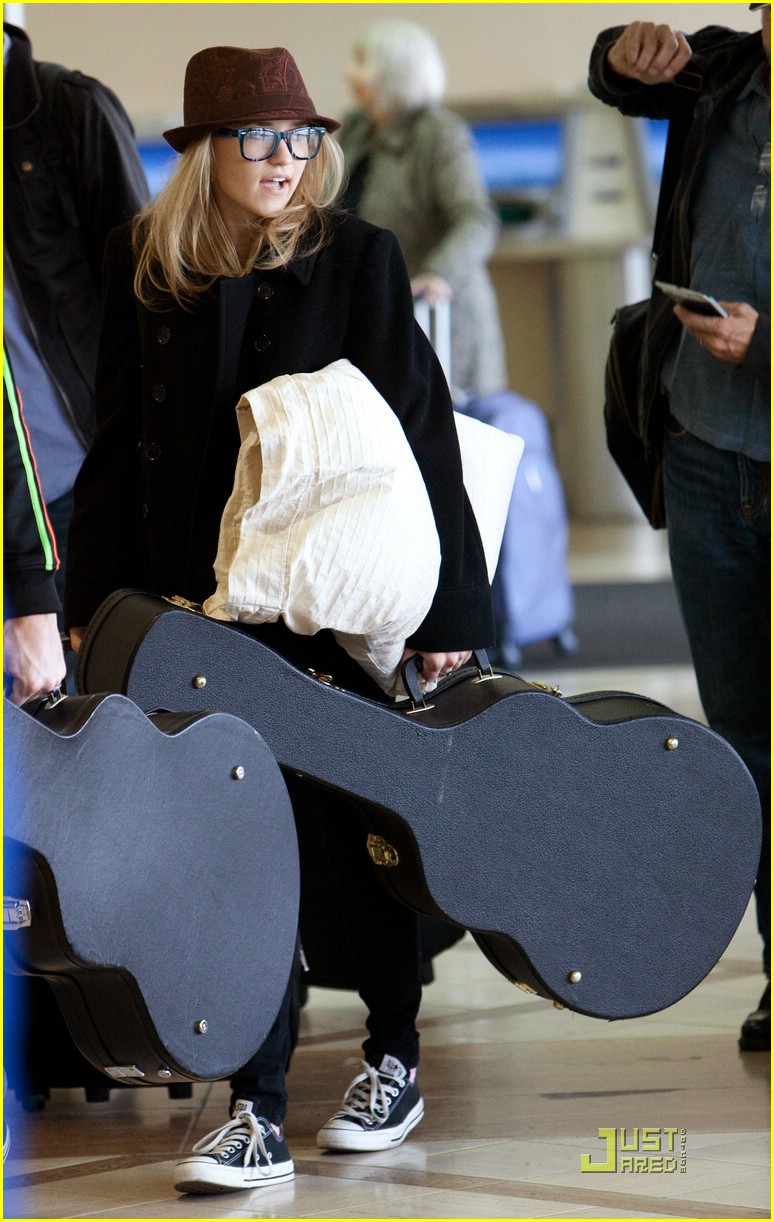 emily osment lax laughy 07