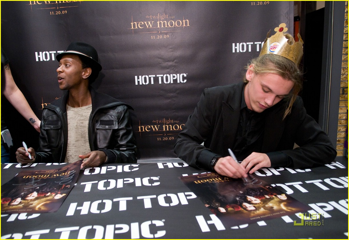 jamie campbell bower hot topic hot 12