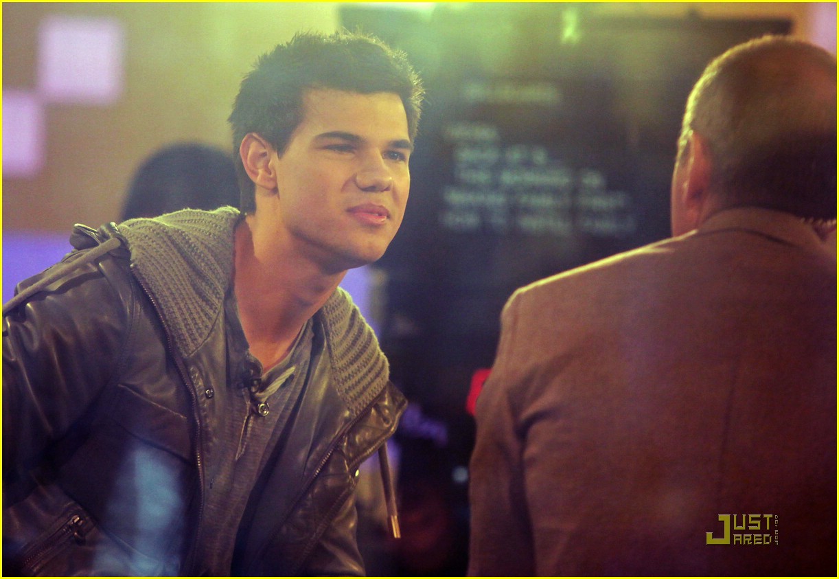 taylor lautner twi day 03