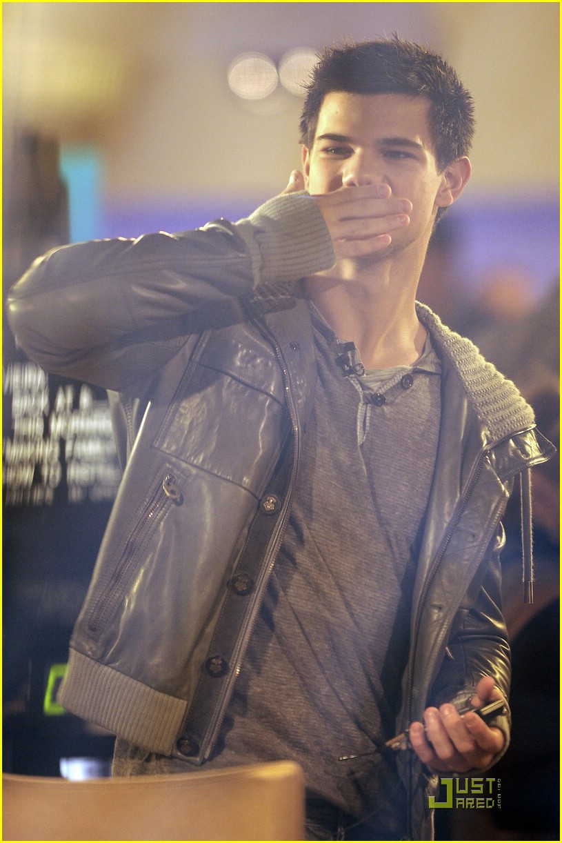 taylor lautner twi day 05