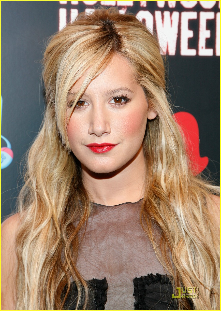 ashley tisdale red lips 07