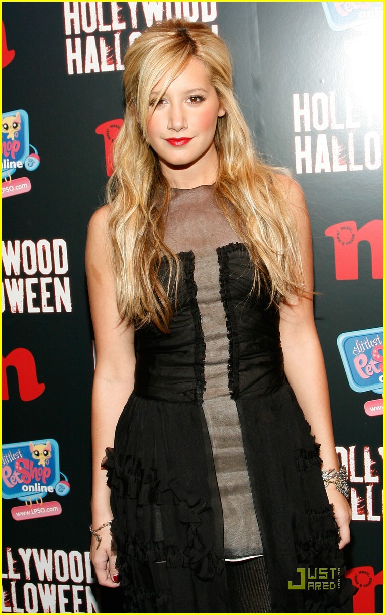 ashley tisdale red lips 08