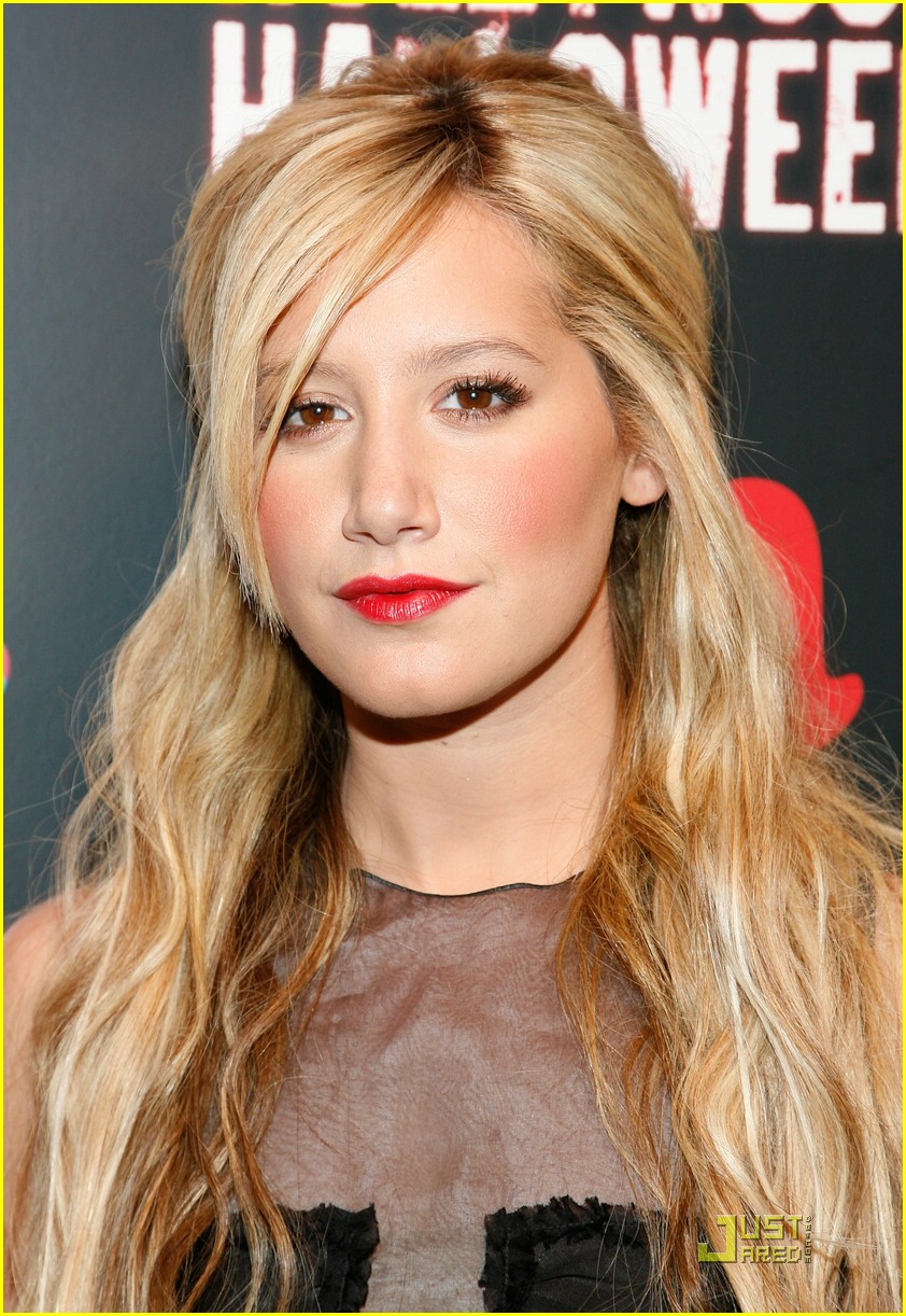 ashley tisdale red lips 09